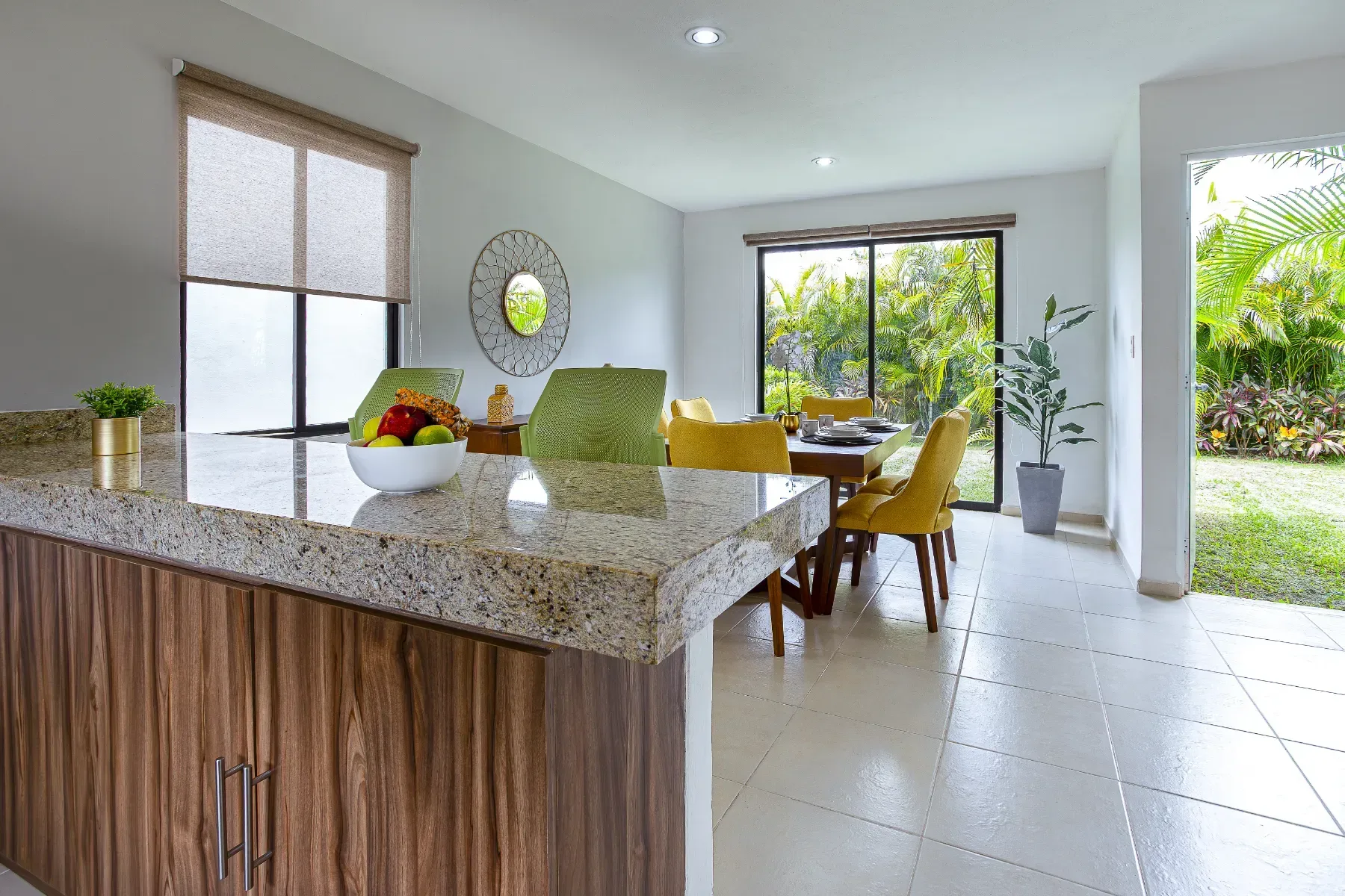  Casa de 2 Niveles con Recámara Principal con Baño Propio - 3