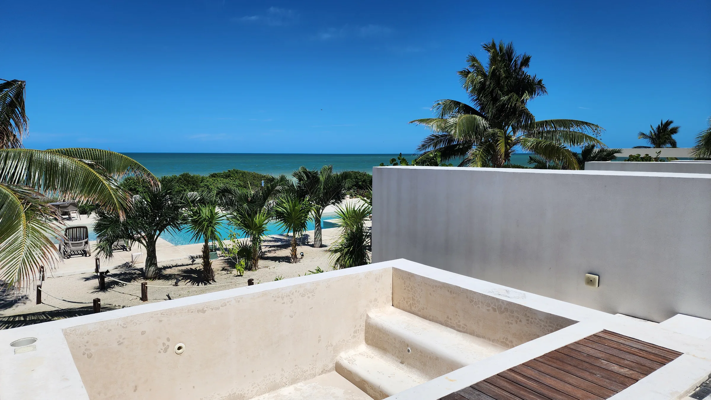 Departamento con alberca privada con vista frente al mar - 9