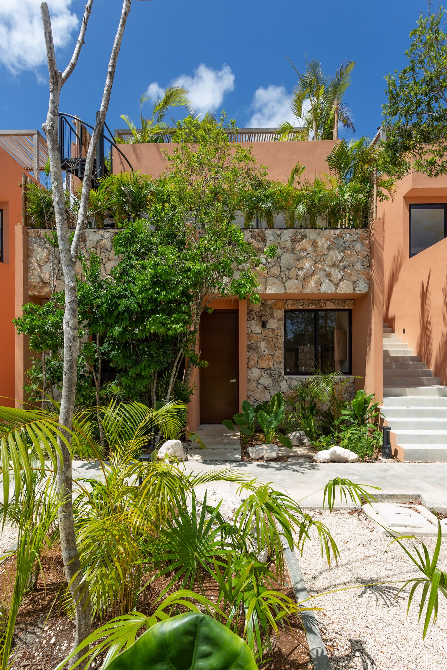 Two bedrooms on the ground floor with private garden - 1