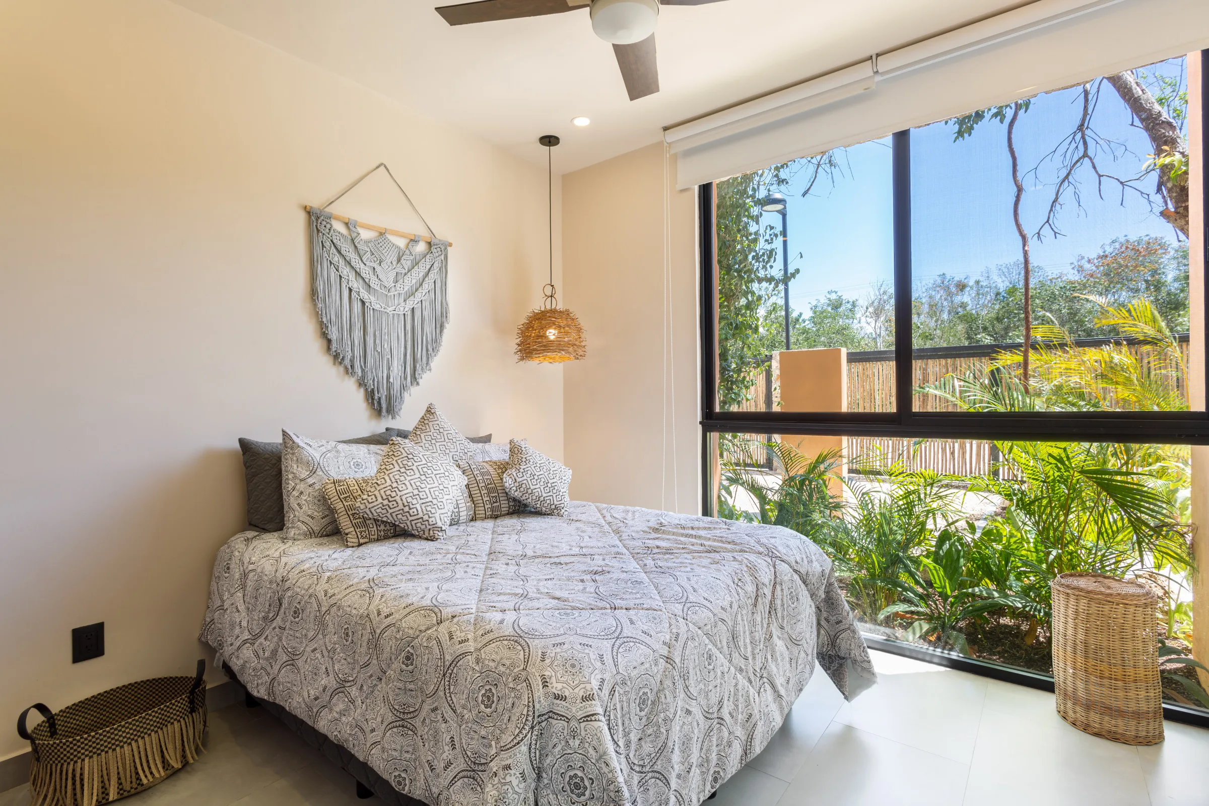 Two bedrooms on the ground floor with private garden - 5